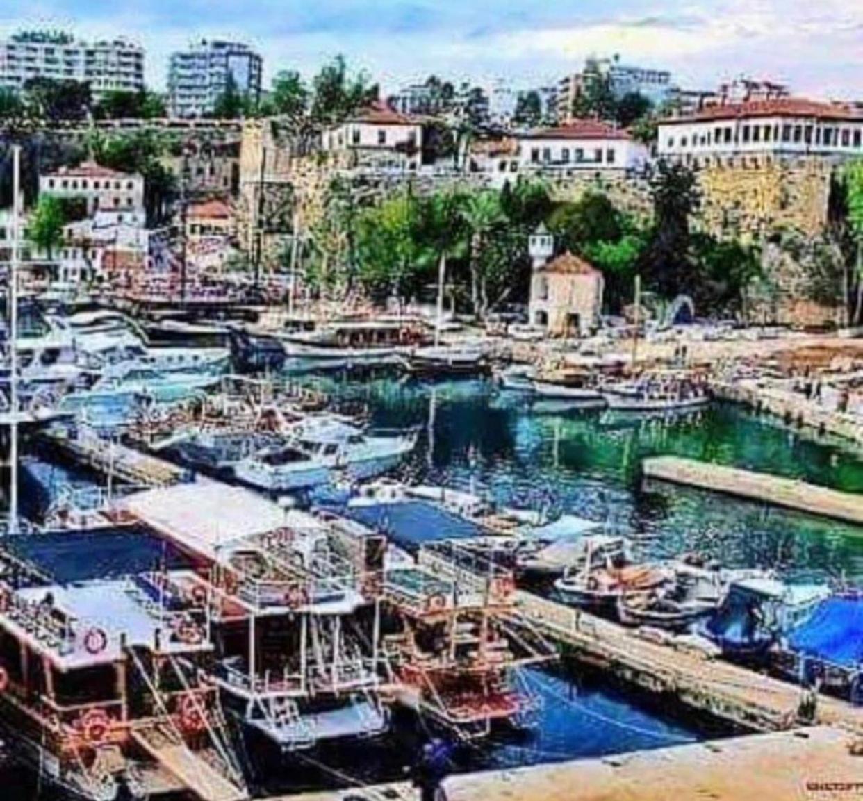 Pansiyon Tarihi Kaleici Muhtesem Dizayn Huzurlu Keyifli Teras Keyifli Oezel Ev *