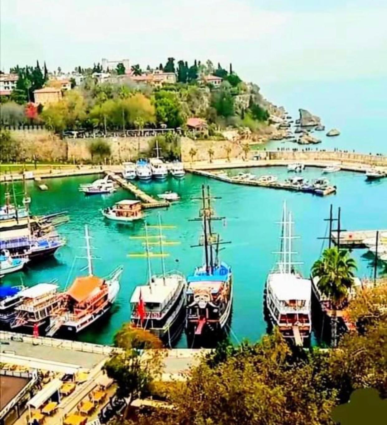 Tarihi Kaleici Muhtesem Dizayn Huzurlu Keyifli Teras Keyifli Oezel Ev Pansiyon Antalya
